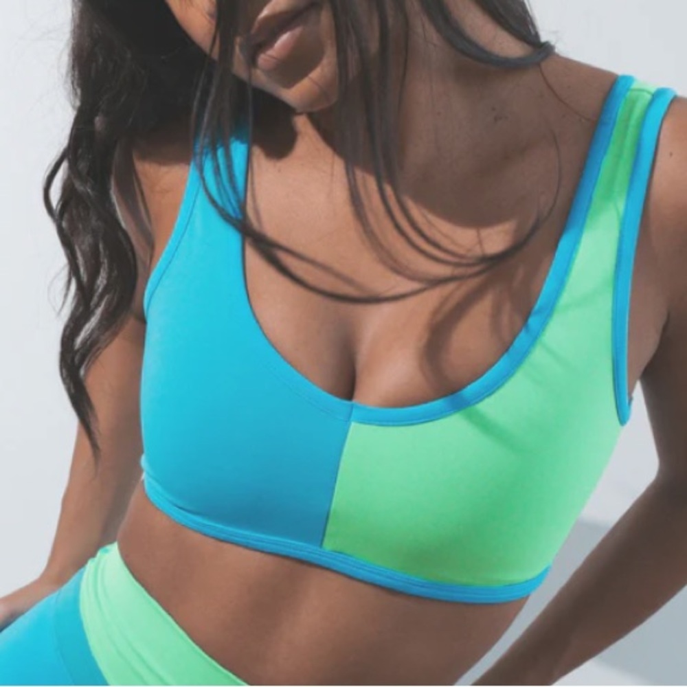 Vitality Laguna Colorblock Scoop Sports Bra - Blue & Mint
